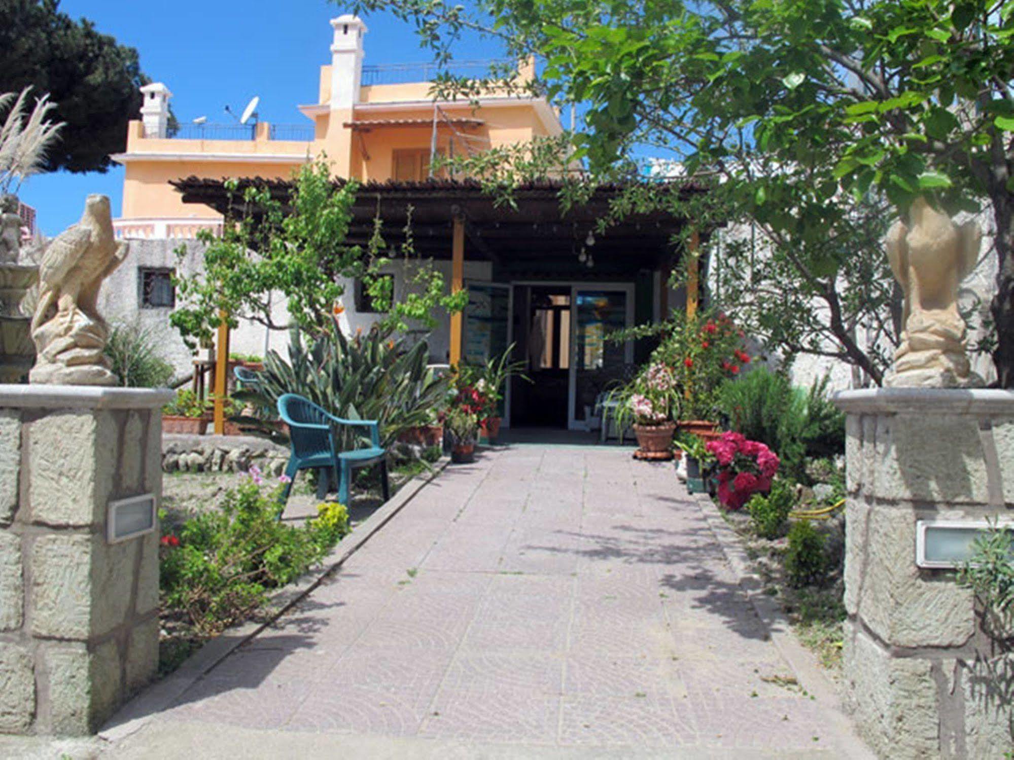 Aparthotel Villa Marinu Forio di Ischia Buitenkant foto